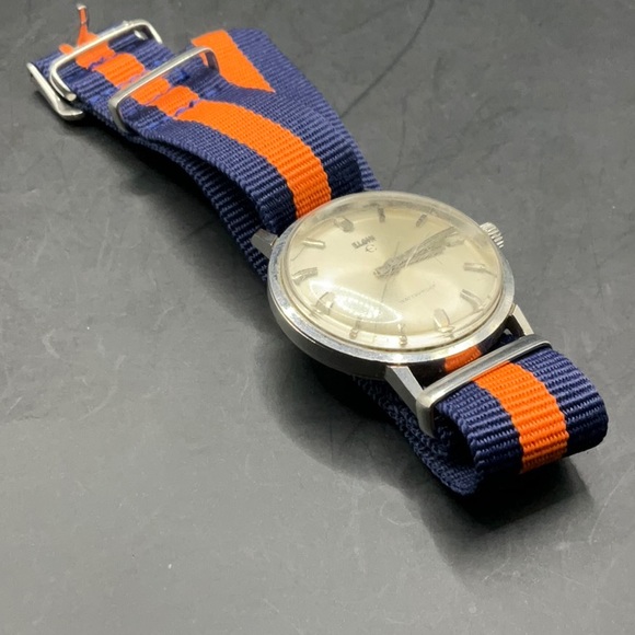 Vintage Elgin Pearl 35MM Waterproof Mens Watch, Running - Picture 5 of 9